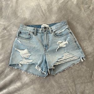 Abercrombie mid rise boyfriend shorts
